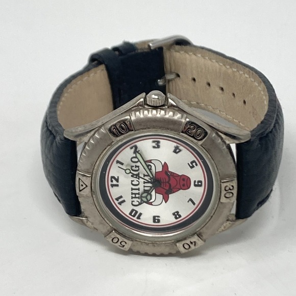 Vtg Chicago Bulls NBA Watch Men Silver Tone 38mm Leather Band New Battery 1998 - Picture 10 of 15